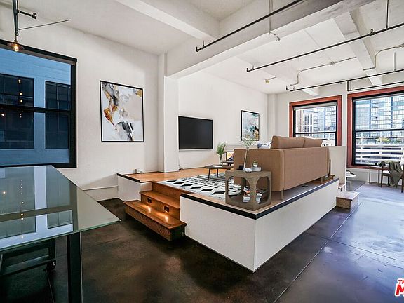 3rd image of 738 S Los Angeles St APT 408