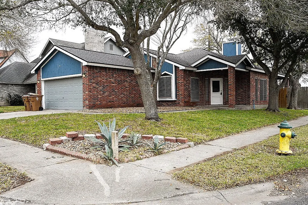 3 bed, 2.0 bath, 1725 sqft, $2,000 — Photo 3