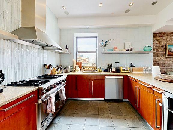5th image of 344 Bowery