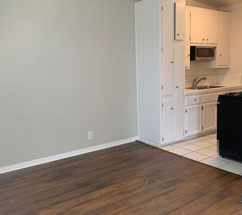 2nd image of 1617 S Westgate Ave APT 7