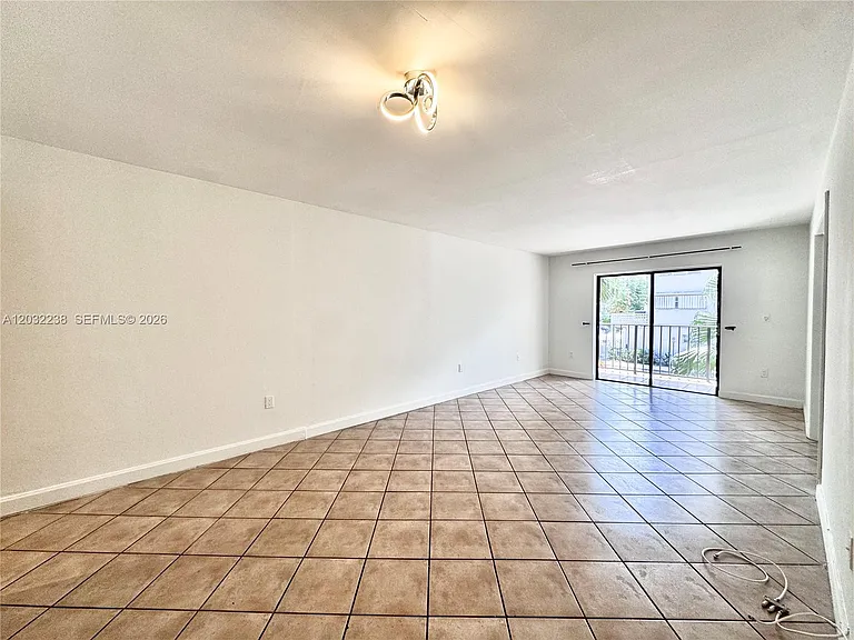 1250 Lincoln Rd #203 — Photo 5