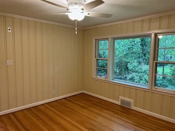 4th image of 2798 Glenbriar Dr NE