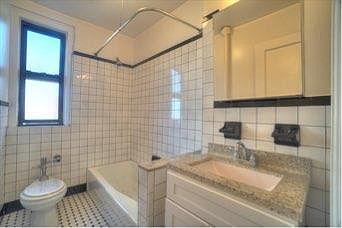 5th image of 311 E 72nd St APT 3G
