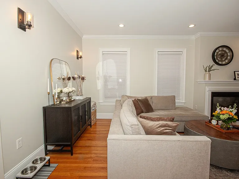 2 Burnham Pl #2 — Photo 7