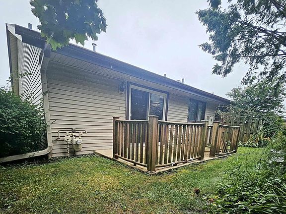 3rd image of 7483 Colosseum Dr #1