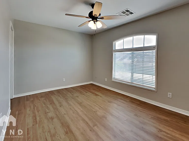 17524 W Mandalay Ln — Photo 10