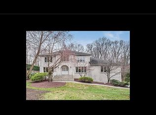 5 Sandra Ct, Marlboro, NJ 07746