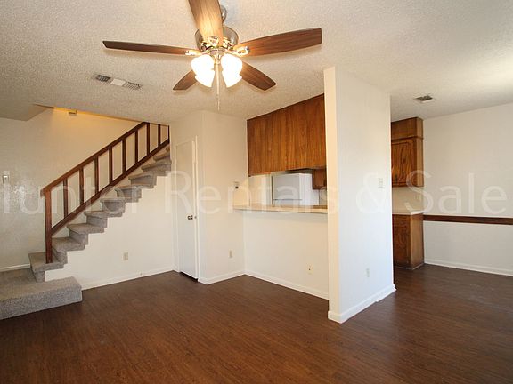3rd image of 3002A Chaucer Dr