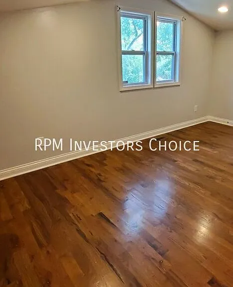 1108 Jackson St — Photo 12