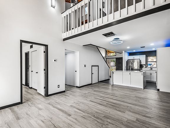 5th image of 50 Aspen Dr