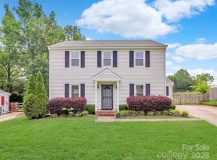 10945 Wiltshire Ln, Charlotte, NC 28262