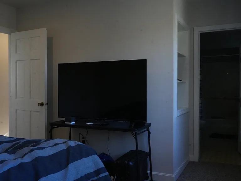 98 Main St #4 — Photo 4
