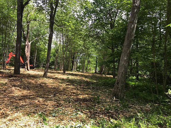 5th image of 28 Norumbega Drive