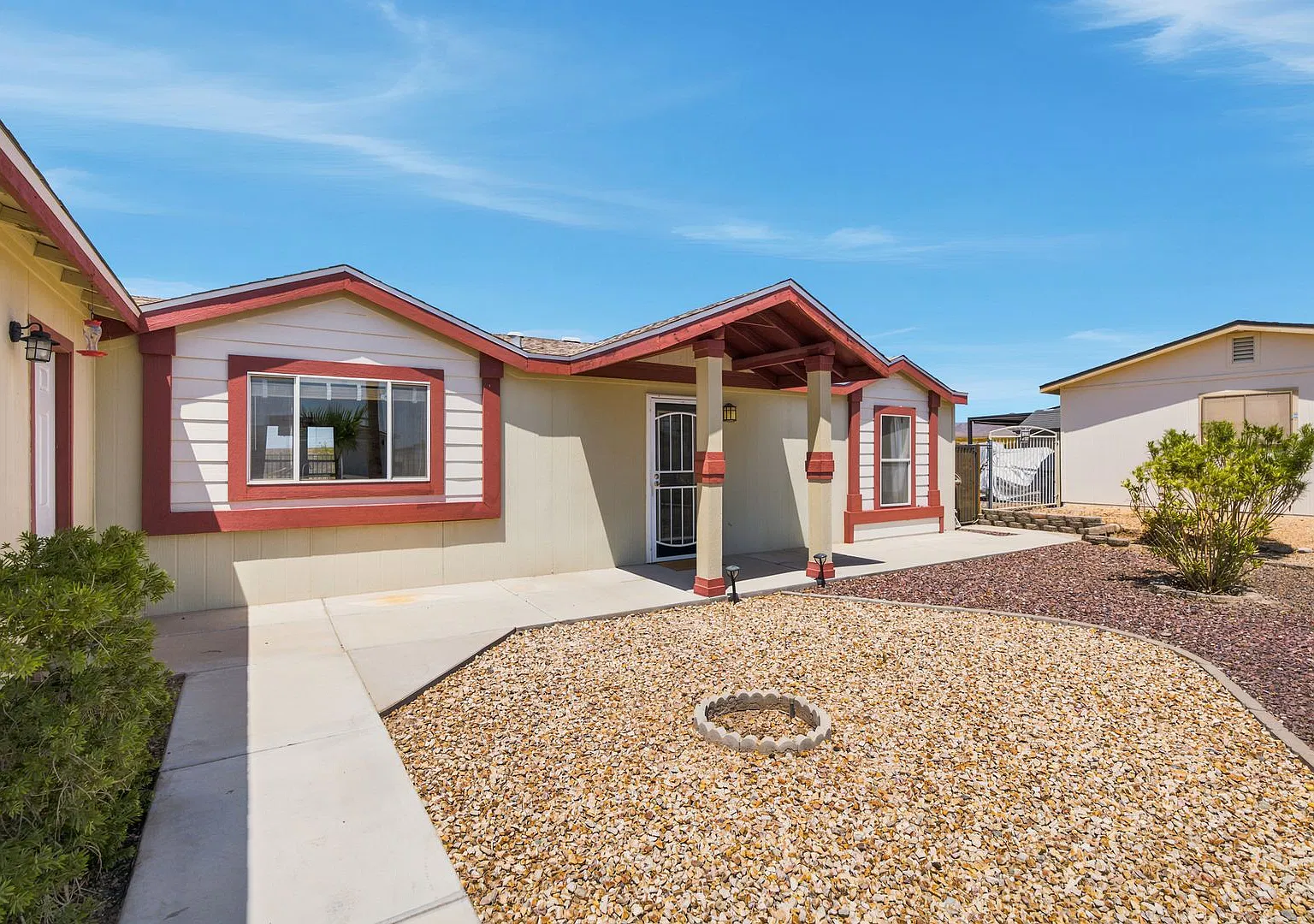 Beautifully Updated 3-Bedroom Home with RV Parking, Community Pool in Sunrise Vistas — Photo 4