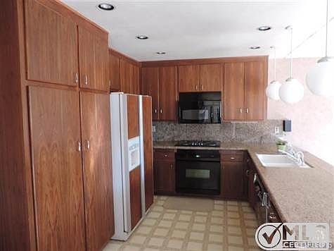 4th image of 212 E Garden Green Ave