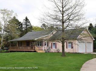 9129 Riverside Dr, Grand Ledge, MI 48837