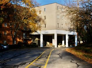 3675 Clague Rd UNIT 315, North Olmsted, OH 44070