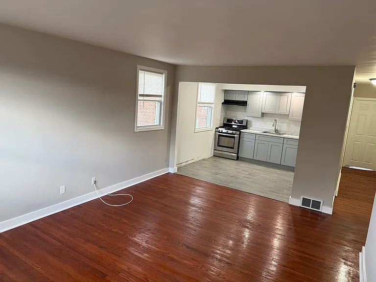 702 Brighton St #2 — Photo 1