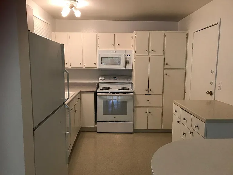 204 Glen Dr — Photo 9