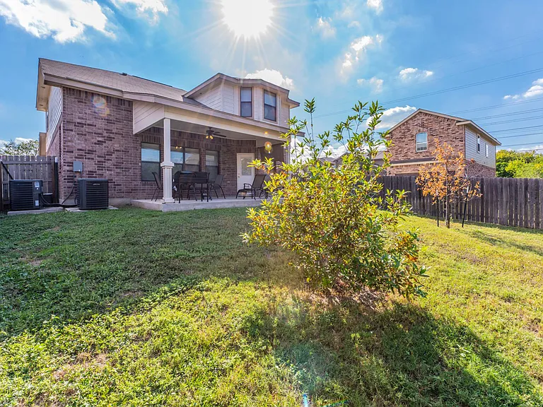 11415 Roadrunner — Photo 24
