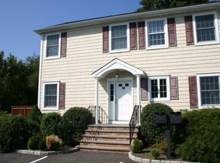 2 Cos Cob Ave #F, Cos Cob, CT 06807