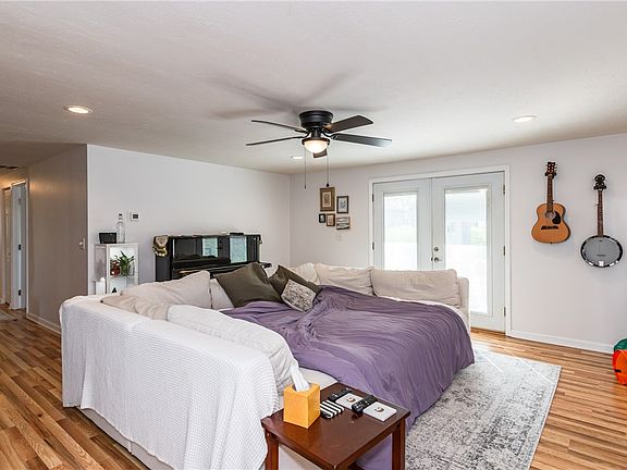 2nd image of 7021 Bascombe Dr