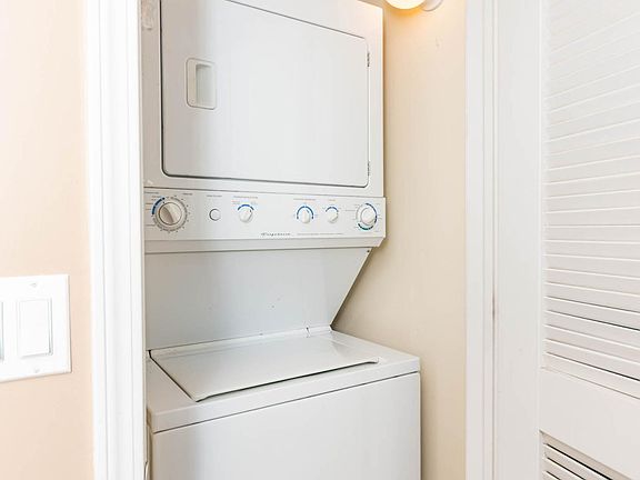 5th image of 1331 W North Shore Ave APT 1S