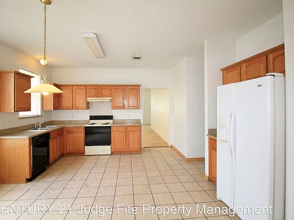 4th image of 3961 Parkhaven Dr