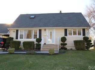 13 Darwin Rd, Old Bridge, NJ 08857