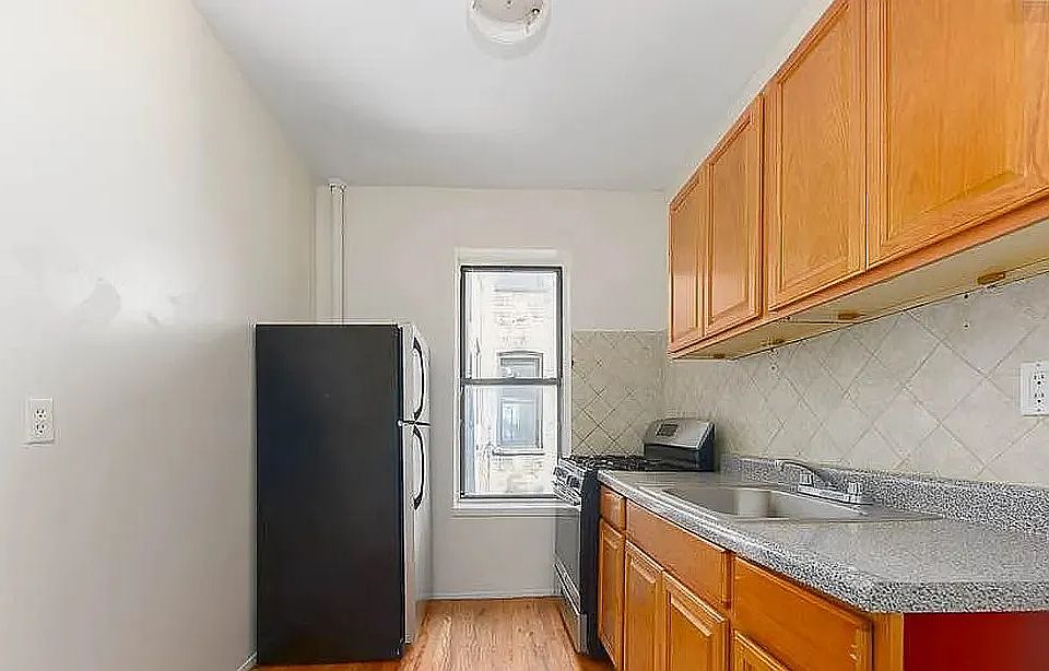 1st image of 352 E 22nd St #2C