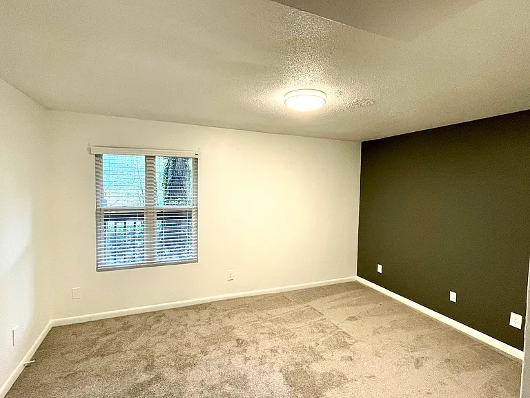 Collegeview — Photo 22