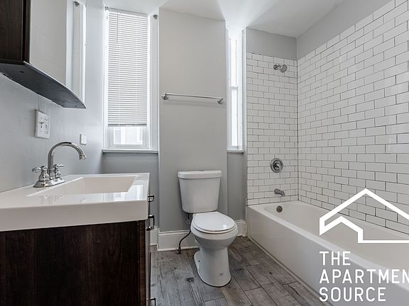 4th image of 3614 W George St APT 1