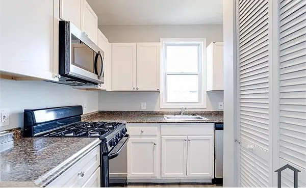 2 bed, $1,325 — Photo 4