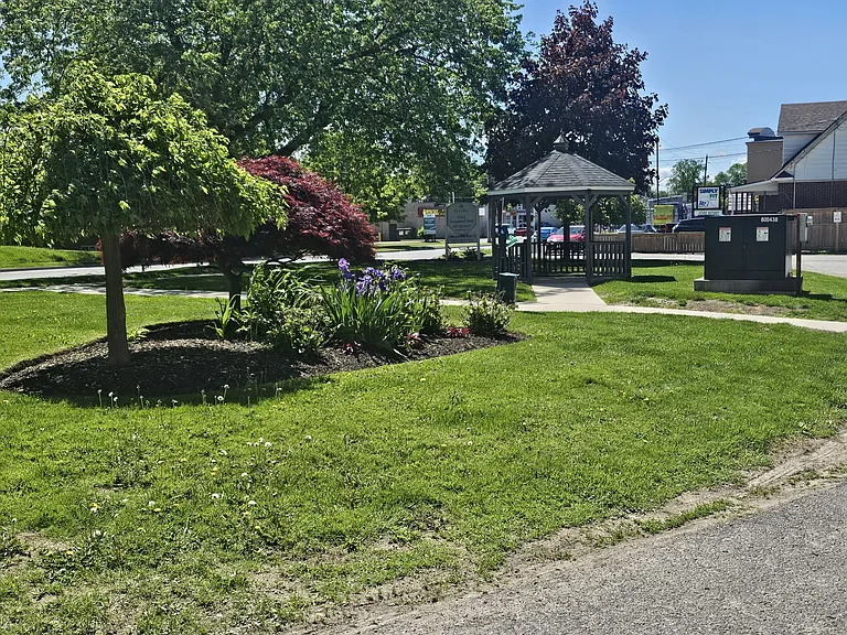 6521 Drummond Rd — Photo 25