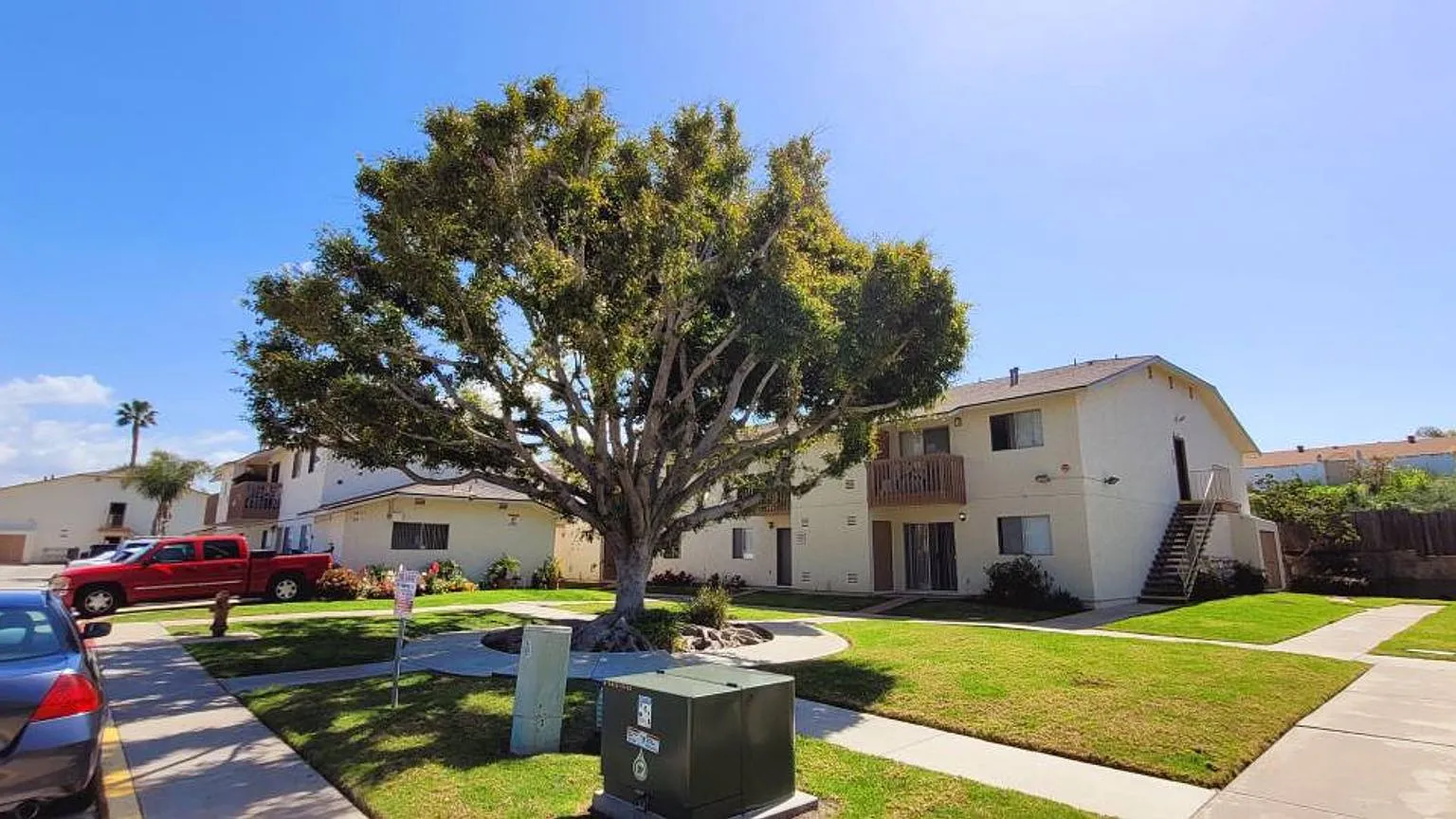 Burkhart Apartments — Photo 1