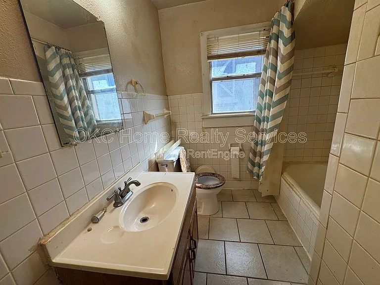 2225 Glen Ellyn St — Photo 7