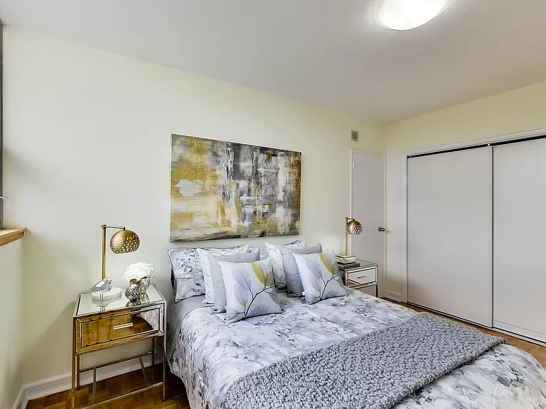 625 Roselawn Ave — Photo 36