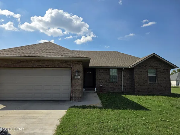 1524 Brewster Ln, Webb City, MO 64870