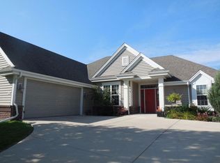 1605 Tumbleweed Cir, West Bend, WI 53095