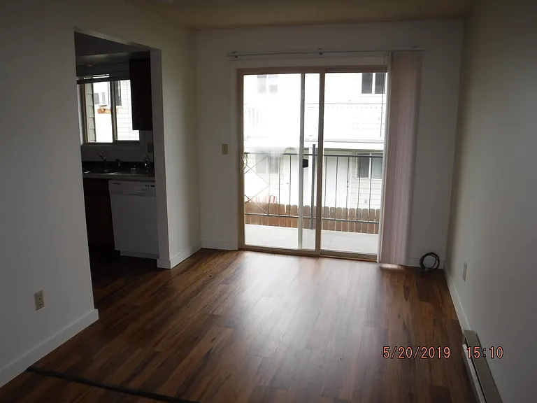 16 Hoffman Dr #1-4 — Photo 3