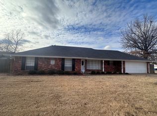 708 Banner Ave, Edmond, OK 73013