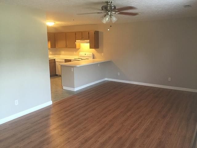 2nd image of 6206 Dona St