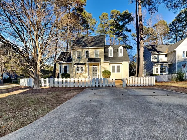 1701 Briarforest Pl, Raleigh, NC 27615