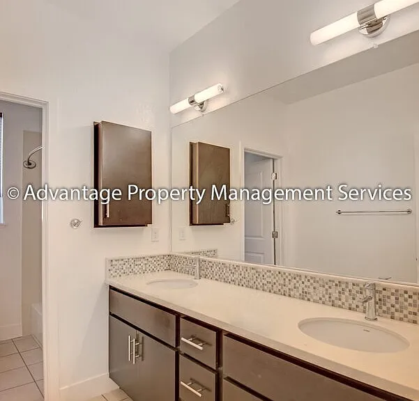 855 Barney Cmn — Photo 12