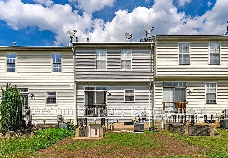 15305 Brazil Cir — Photo 43