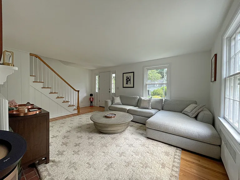 48 Hilton St — Photo 3