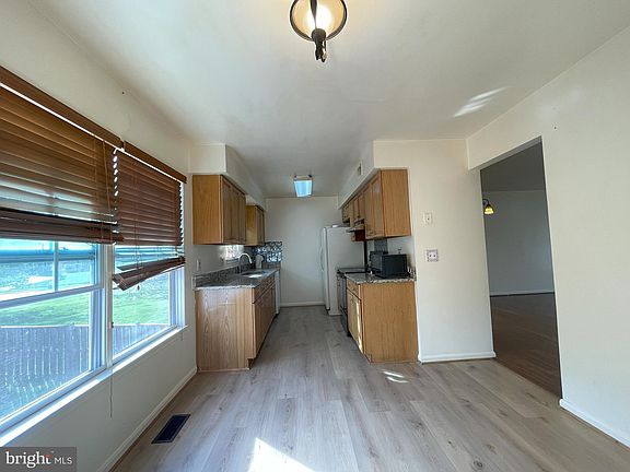 4th image of 3614 Sweethorn Ct