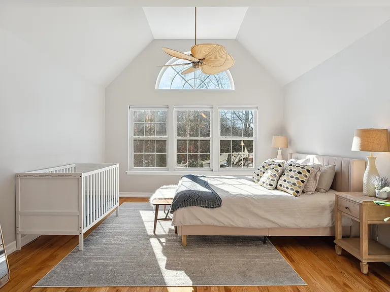 39 Hollow Ln — Photo 21