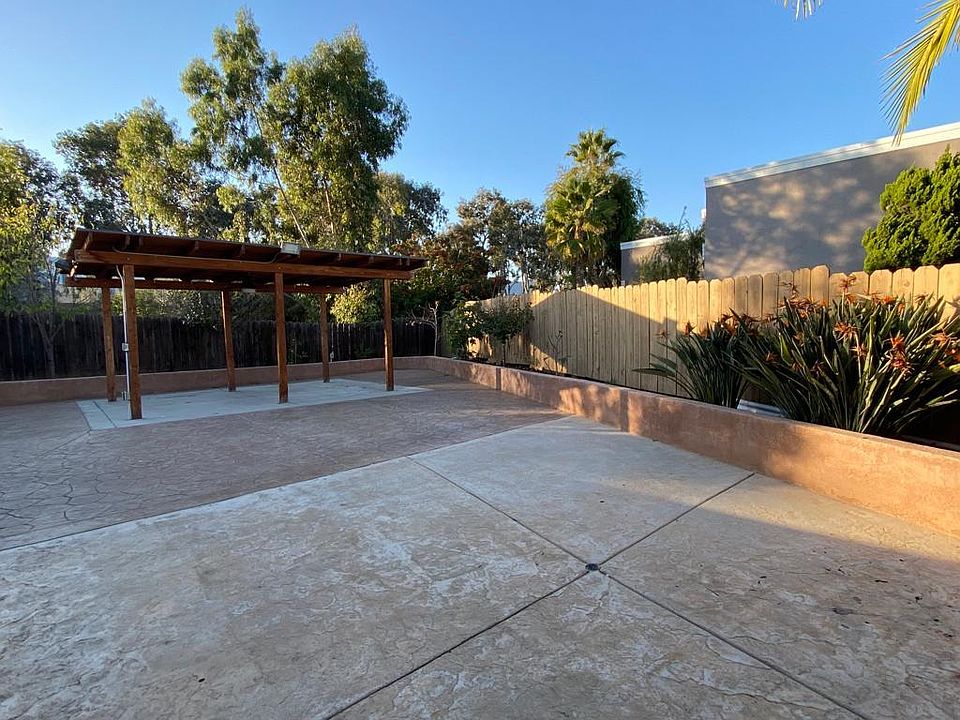 1st image of 7698 Kiwi St