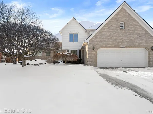 46633 White Cap Dr, Macomb, MI 48044